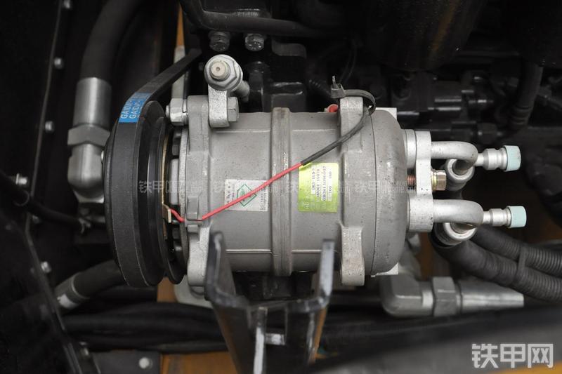 成工CG990H装载机局部