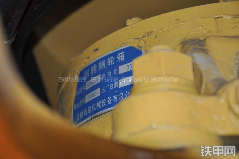 成工MG1320H平地机局部