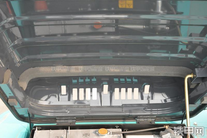 神钢SK200-8挖掘机局部