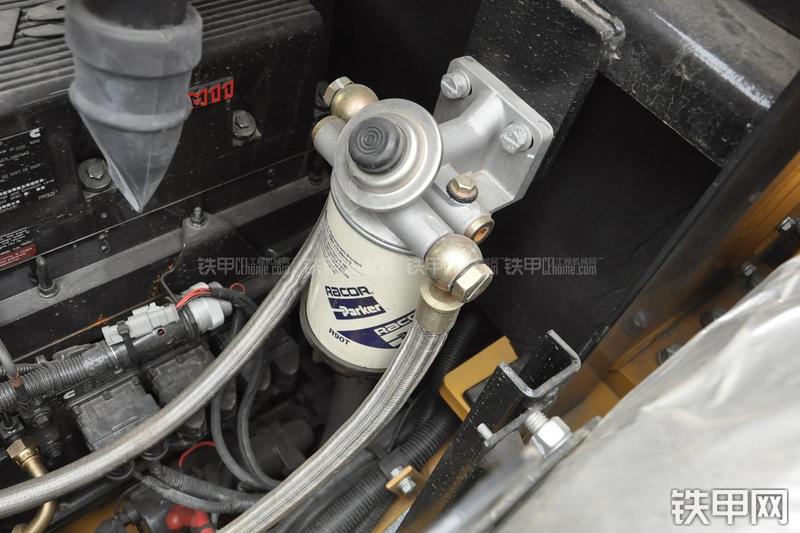 成工CG990H装载机局部