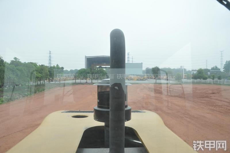 成工MG1320H平地机局部