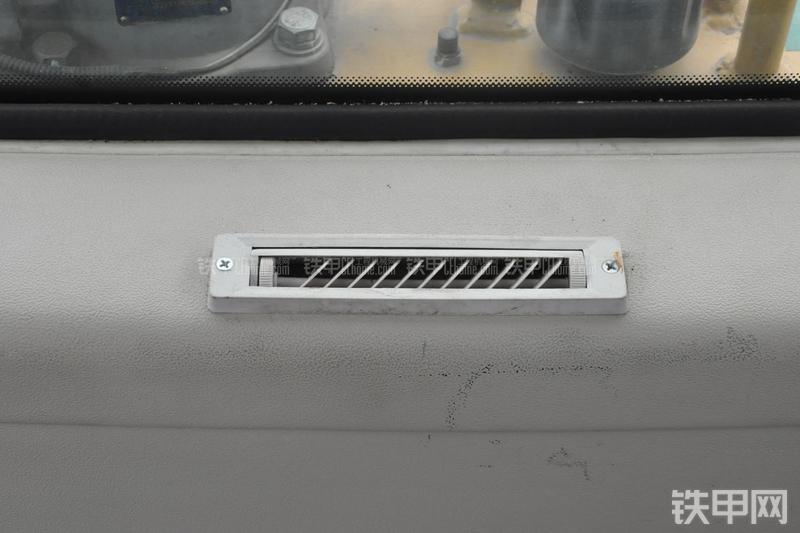 成工MG1320H平地机局部