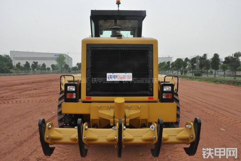 成工MG1320H平地机整机外观