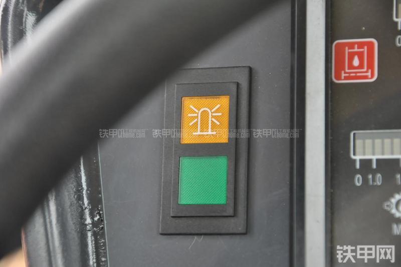 成工MG1320H平地机局部