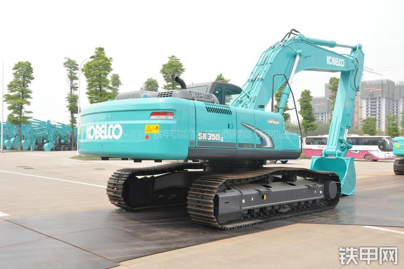 神钢SK350LC-8挖掘机整机外观