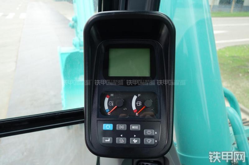 神钢SK330-8挖掘机局部