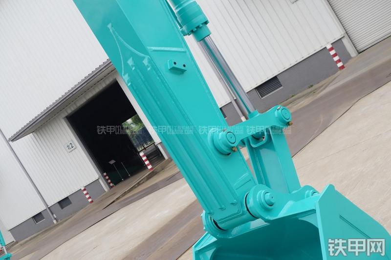 神钢SK140LC-8挖掘机局部