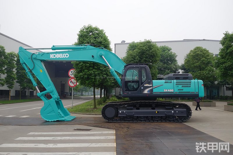 神钢SK460-8挖掘机整机外观