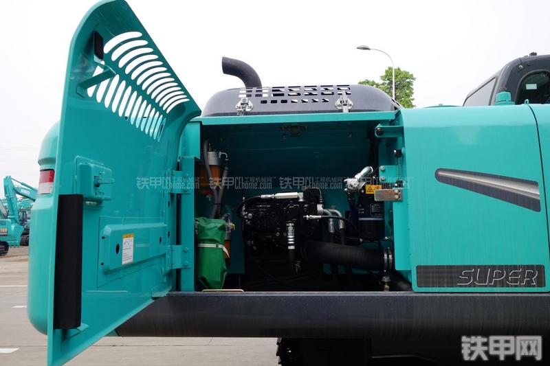 神钢SK330-8挖掘机局部