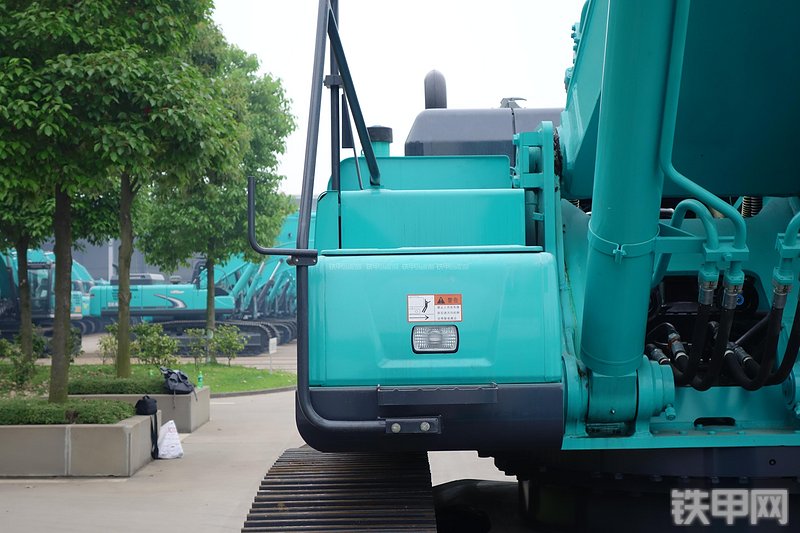 神钢SK460-8挖掘机局部