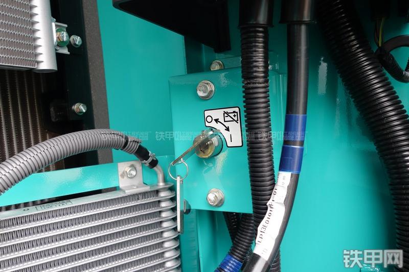 神钢SK140LC-8挖掘机局部