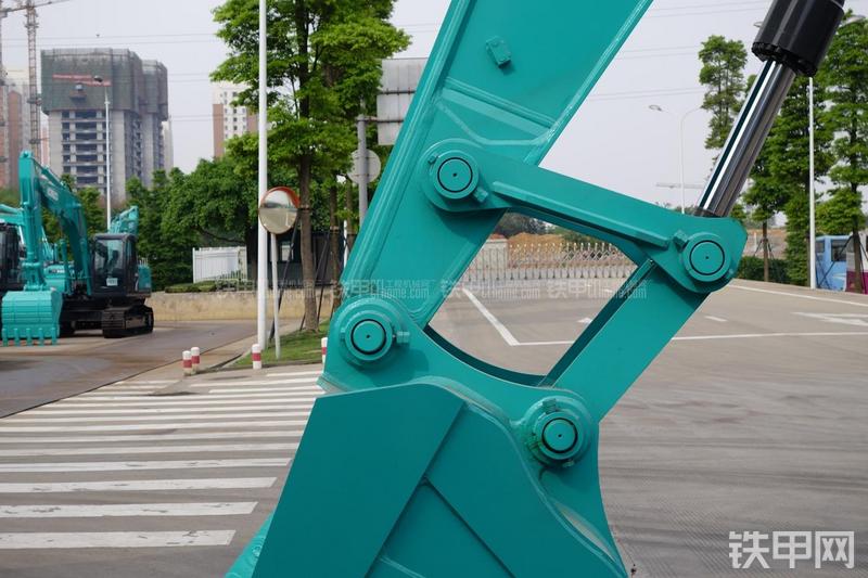 神钢SK495D挖掘机局部