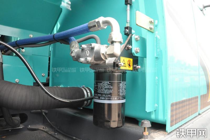 神钢SK270D挖掘机局部