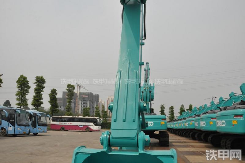 神钢SK350LC-8挖掘机局部