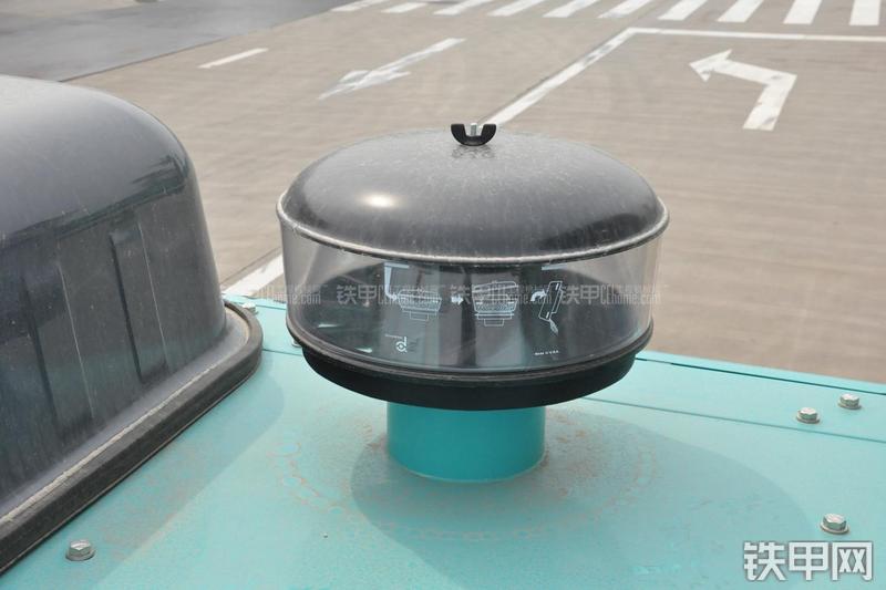 神钢SK350LC-8挖掘机局部