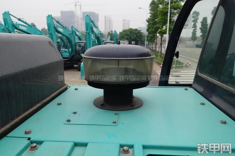 神钢SK460-8挖掘机局部