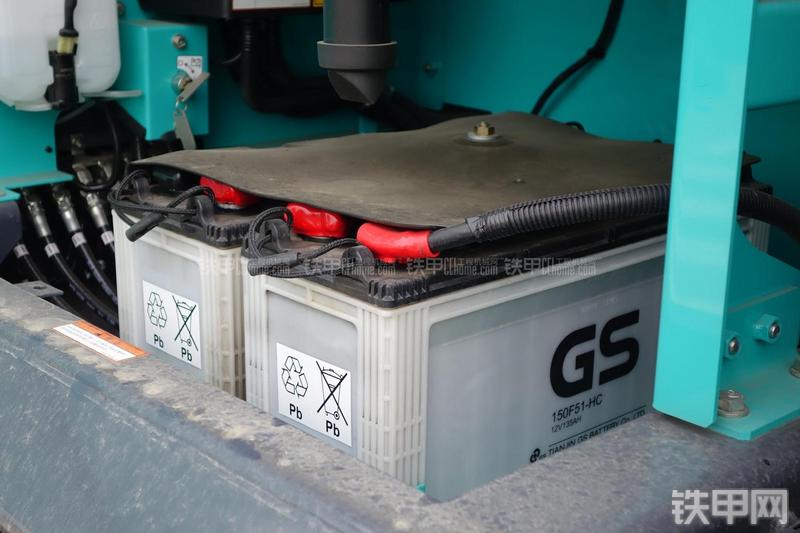 神钢SK495D挖掘机局部