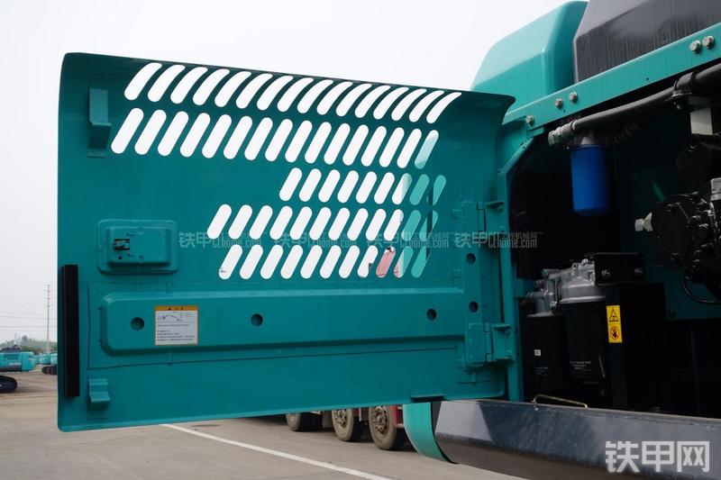 神钢SK495D挖掘机局部