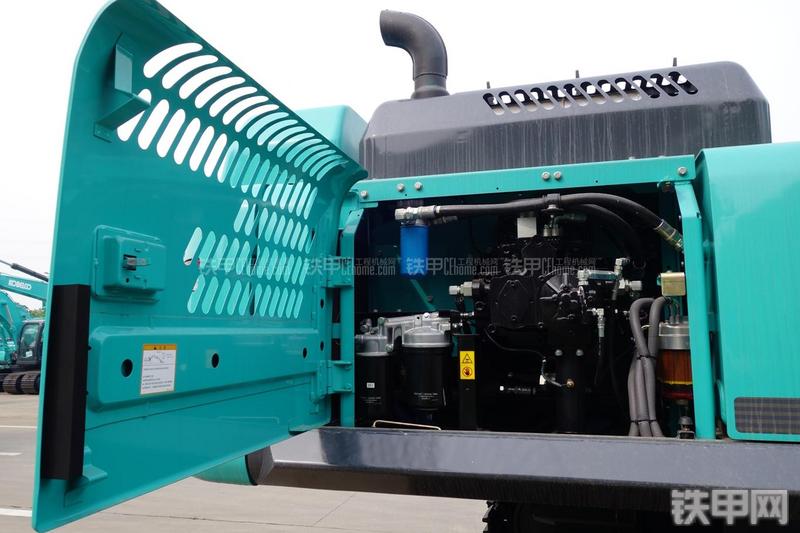 神钢SK495D挖掘机局部