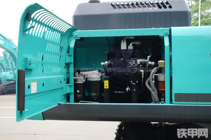 神钢SK460-8挖掘机局部