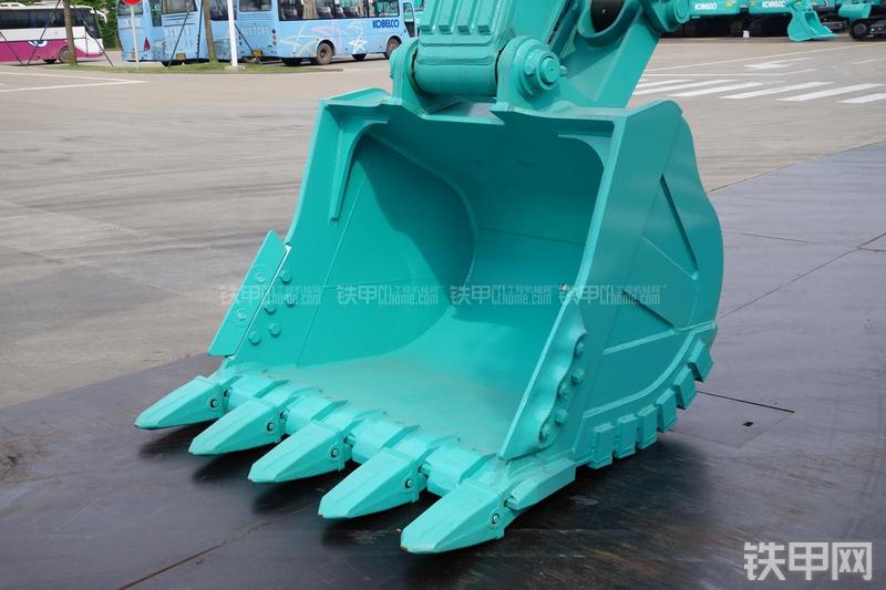 神钢SK495D挖掘机局部