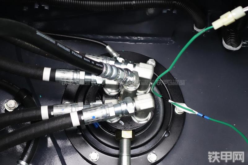 神钢SK140LC-8挖掘机局部