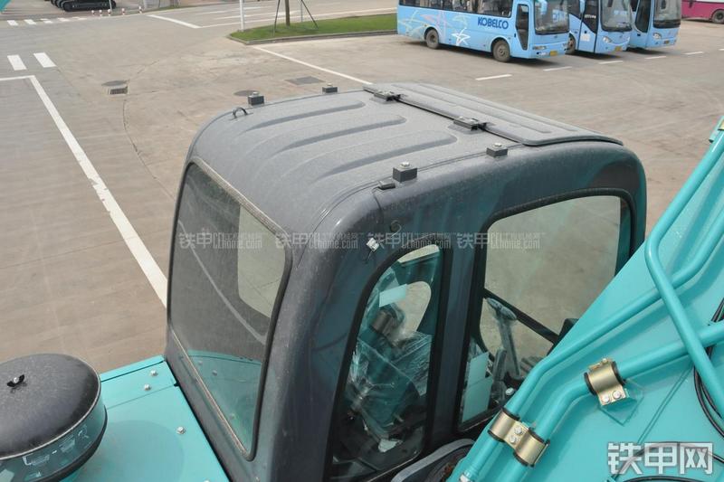 神钢SK350LC-8挖掘机局部