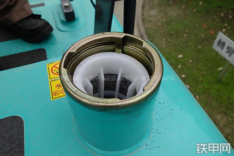 神钢SK460-8挖掘机局部