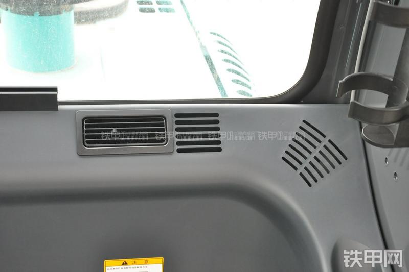 神钢SK270D挖掘机局部