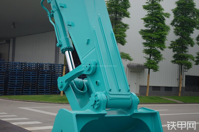 神钢SK460-8挖掘机局部