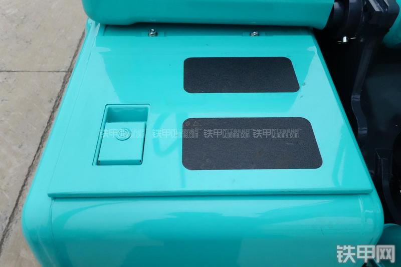 神钢SK140LC-8挖掘机局部