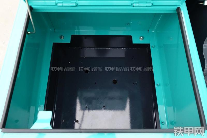 神钢SK140LC-8挖掘机局部