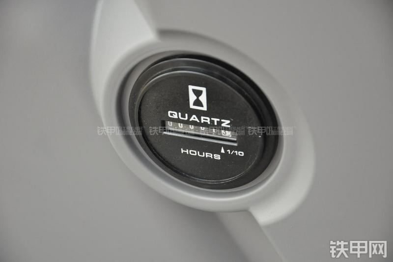 神钢SK270D挖掘机局部