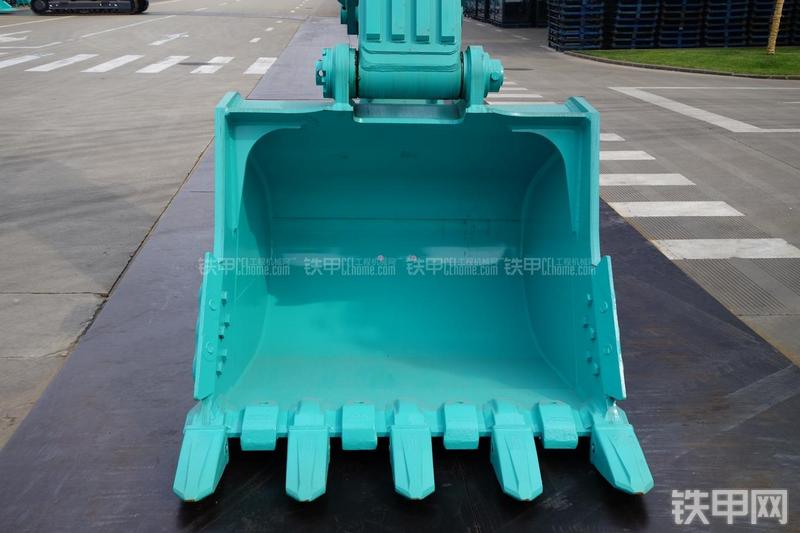 神钢SK495D挖掘机局部