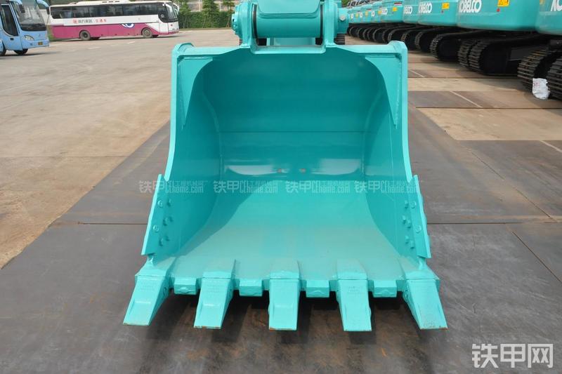 神钢SK350LC-8挖掘机局部