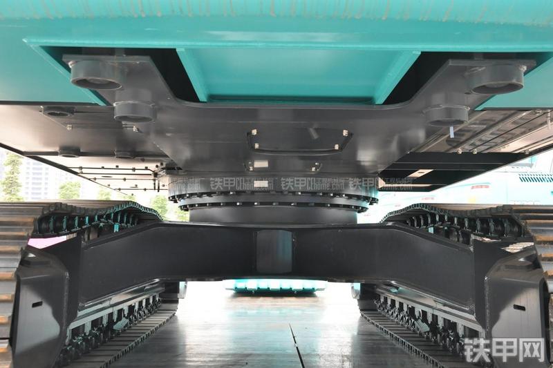 神钢SK350LC-8挖掘机局部