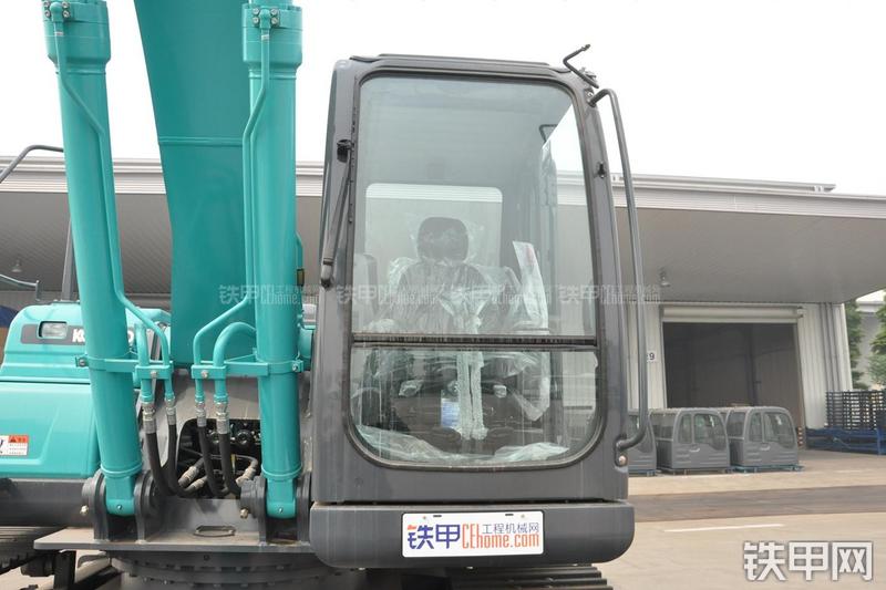 神钢SK140LC-8挖掘机局部