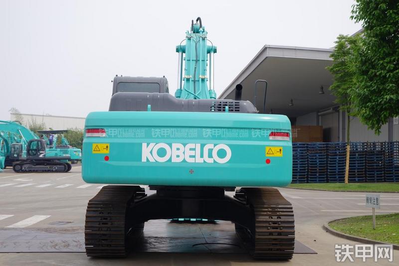 神钢SK330-8挖掘机整机外观