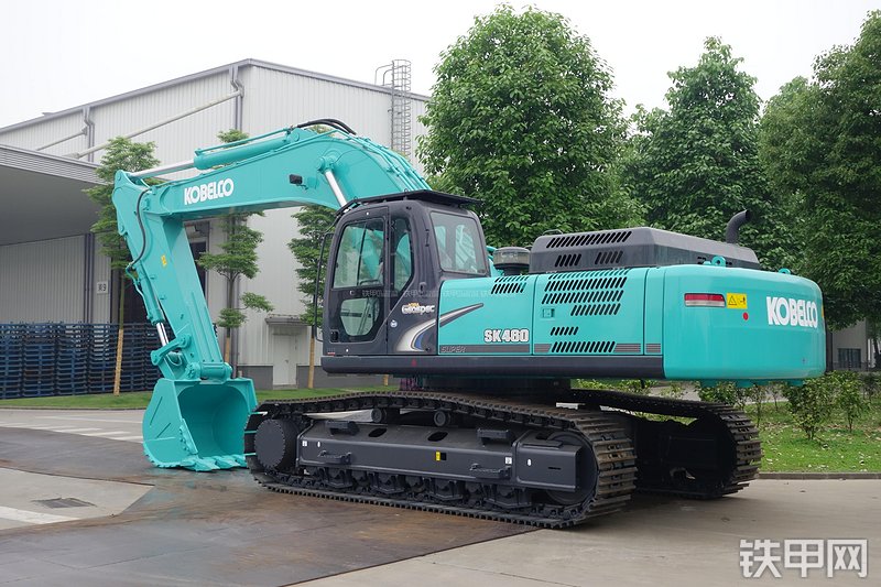 神钢SK460-8挖掘机整机外观