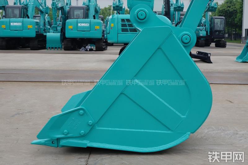 神钢SK140LC-8挖掘机局部