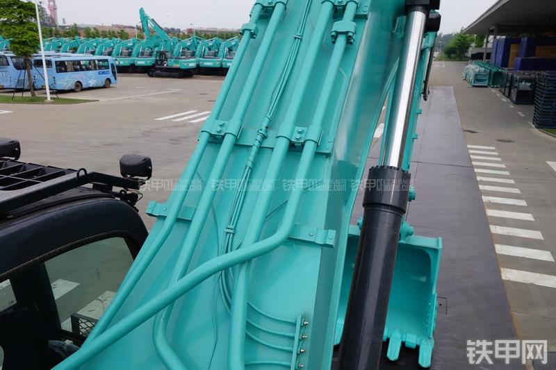 神钢SK495D挖掘机局部