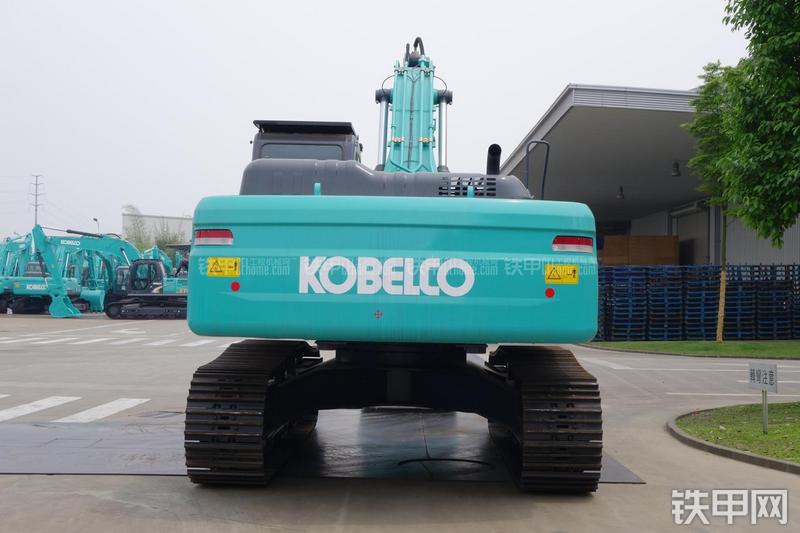 神钢SK380D挖掘机整机外观