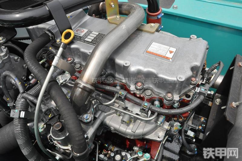 神钢SK270D挖掘机局部