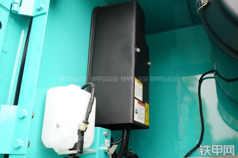 神钢SK495D挖掘机局部