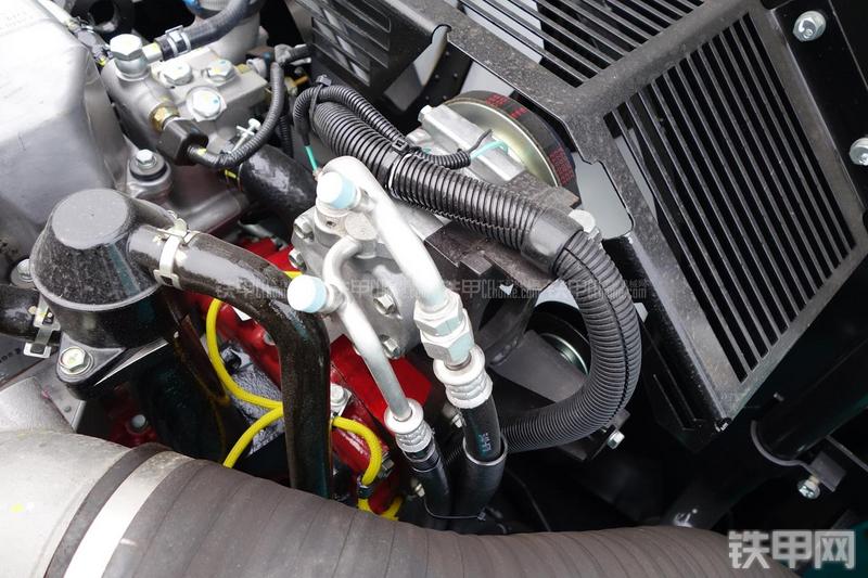 神钢SK495D挖掘机局部