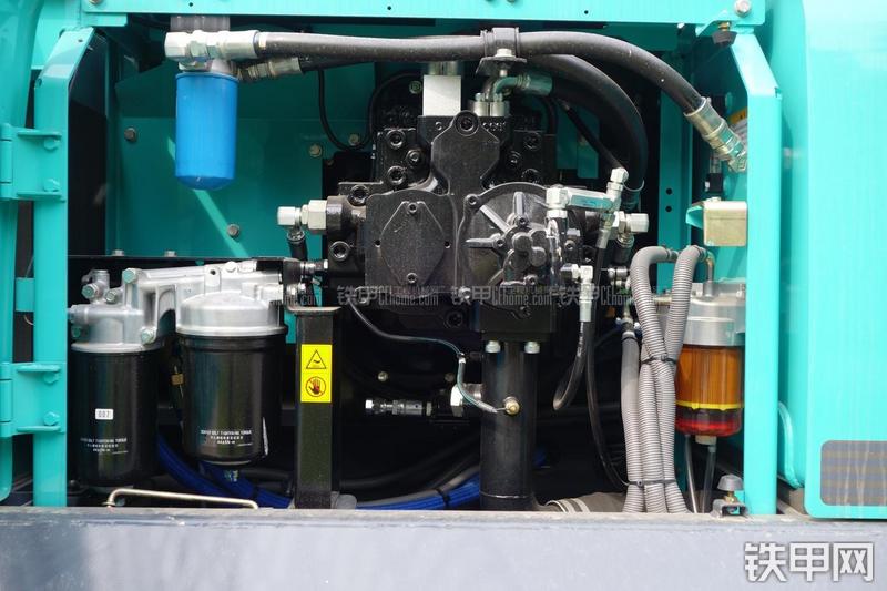 神钢SK495D挖掘机局部