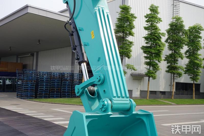 神钢SK495D挖掘机局部