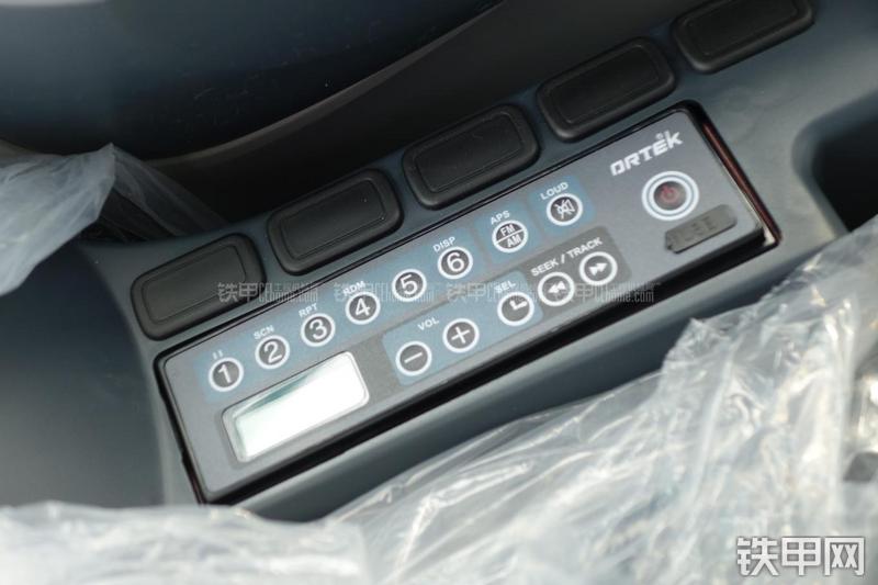 神钢SK330-8挖掘机局部