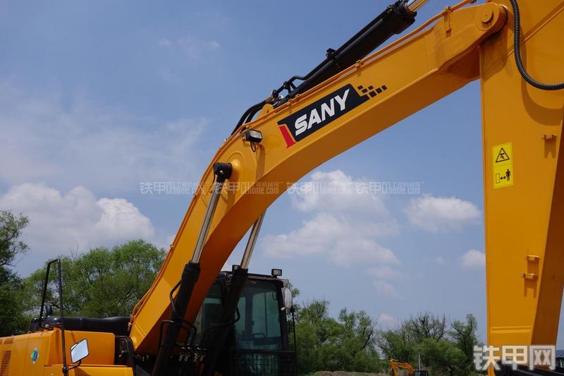 三一重工SY335C-9H挖掘机局部