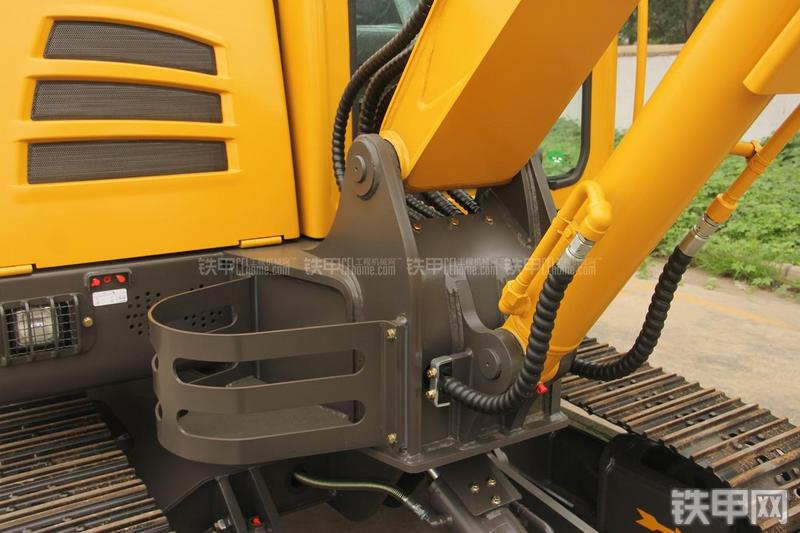 山东临工LG660E挖掘机局部